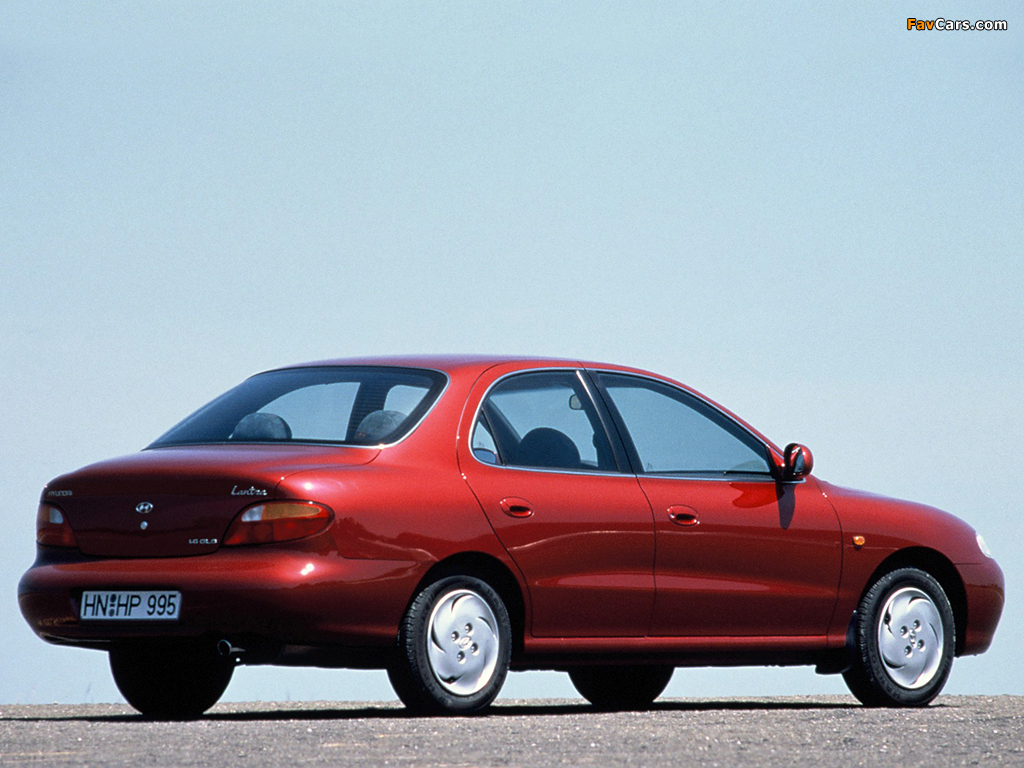 Images of Hyundai Lantra (J2) 1995–98 (1024 x 768)
