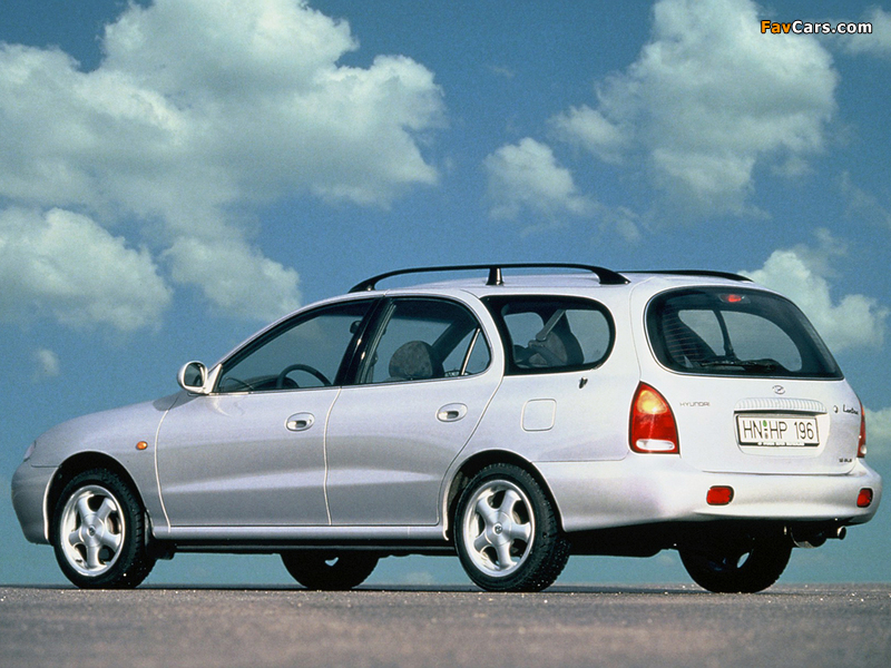 Images of Hyundai Lantra Estate (J2) 1996–98 (800 x 600)