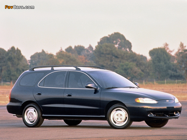 Images of Hyundai Elantra Wagon (J2) 1996–98 (640 x 480)