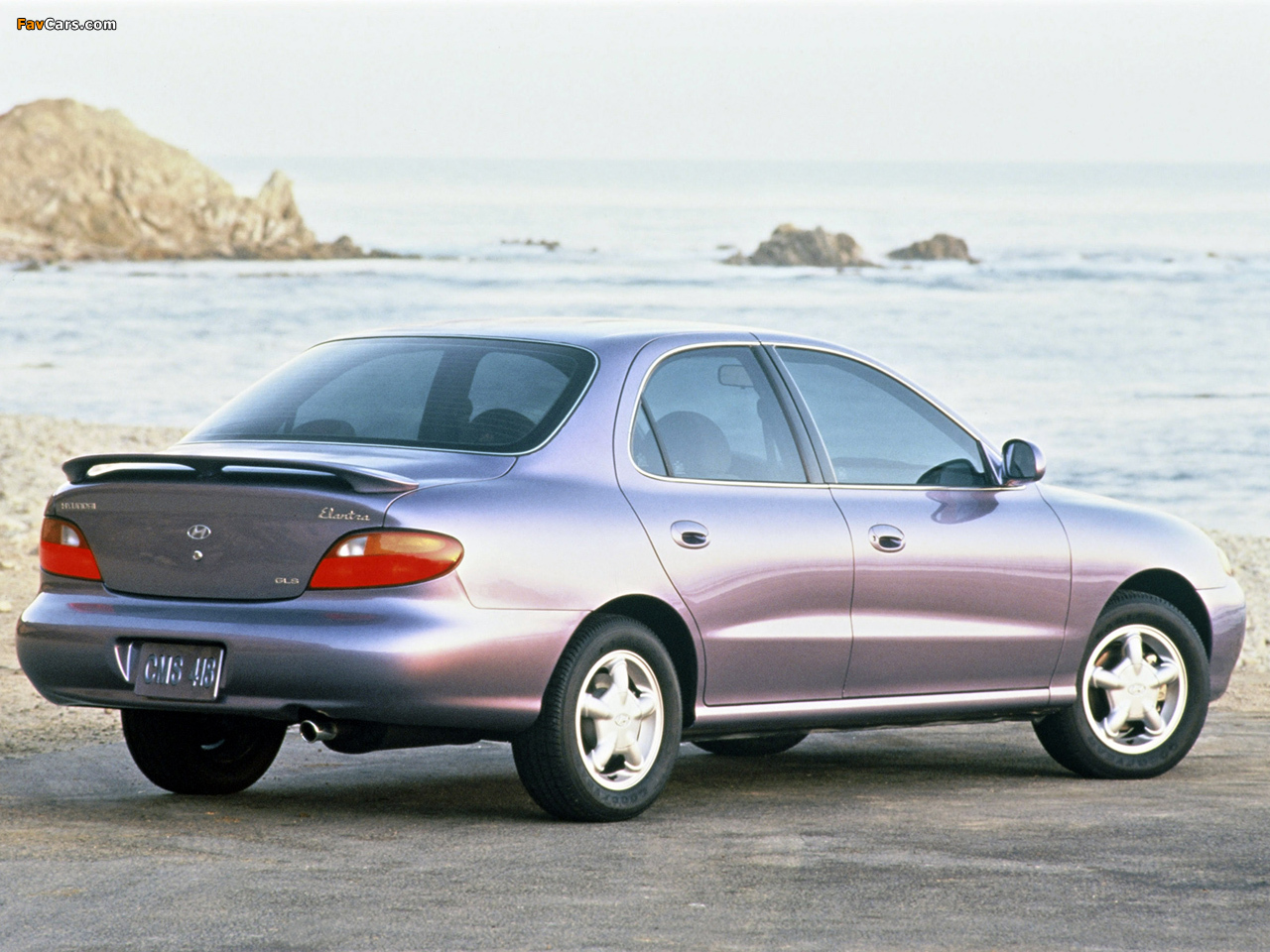 Images of Hyundai Elantra US-spec (J2) 1996–98 (1280 x 960)