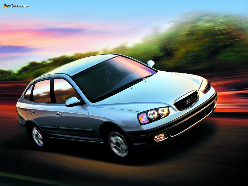 Images of Hyundai Elantra Hatchback (XD) 2000–03 (1024 x 768)
