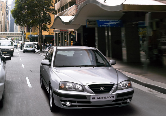 Images of Hyundai Elantra Sedan (XD) 2003–06