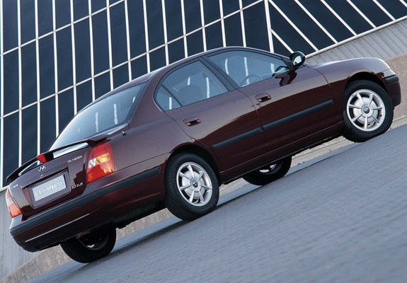 Images of Hyundai Elantra Sedan ZA-spec (XD) 2003–04