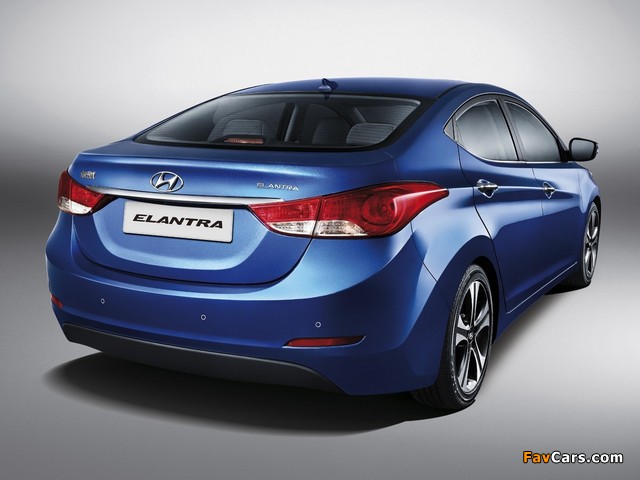 Images of Hyundai Elantra Langdong (MD) 2012 (640 x 480)
