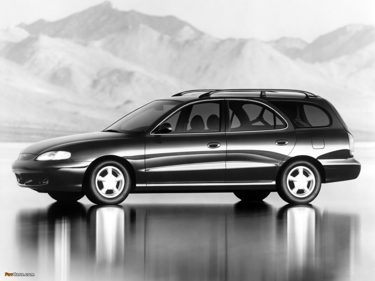 Photos of Hyundai Elantra Wagon (J2) 1996–98 (1280 x 960)