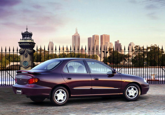 Photos of Hyundai Lantra (J2) 1998–2000