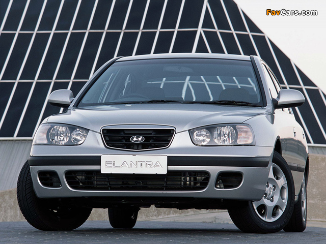 Photos of Hyundai Elantra Sedan ZA-spec (XD) 2003–04 (640 x 480)