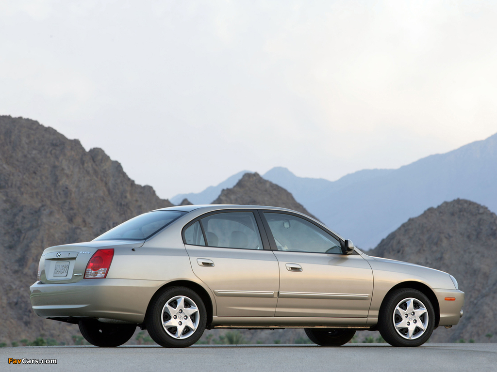 Pictures of Hyundai Elantra Sedan US-spec (XD) 2003–06 (1024 x 768)