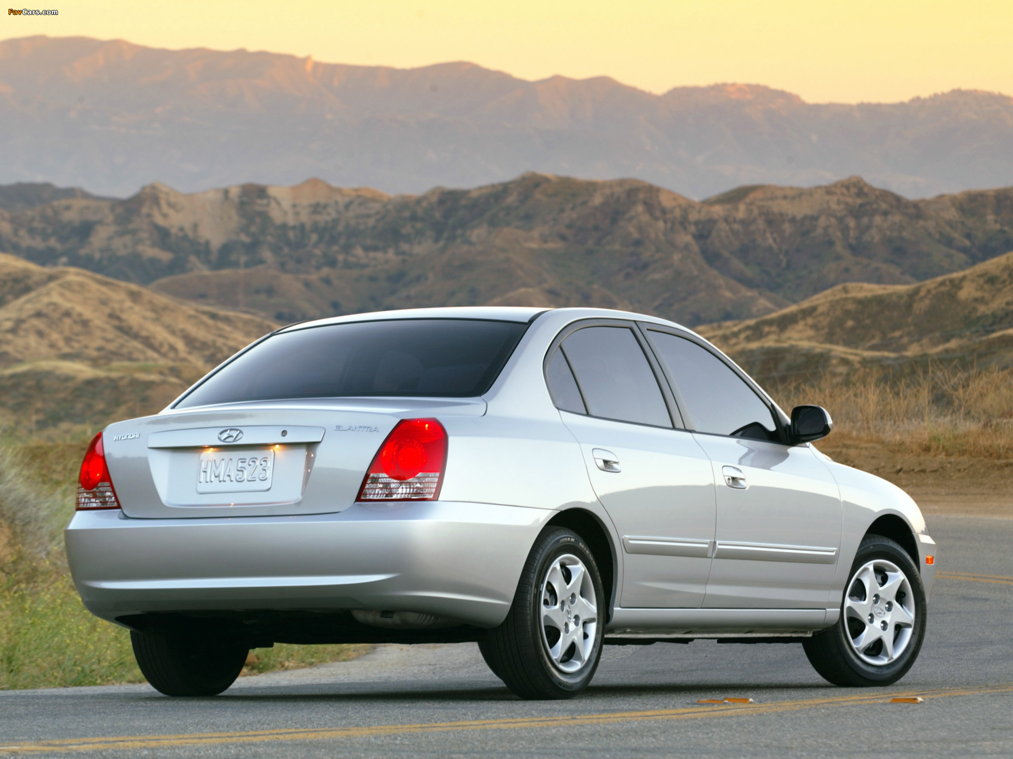 Pictures of Hyundai Elantra Sedan US-spec (XD) 2003–06 (2048 x 1536)