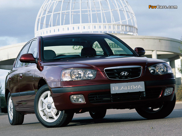 Pictures of Hyundai Elantra Sedan ZA-spec (XD) 2003–04 (640 x 480)