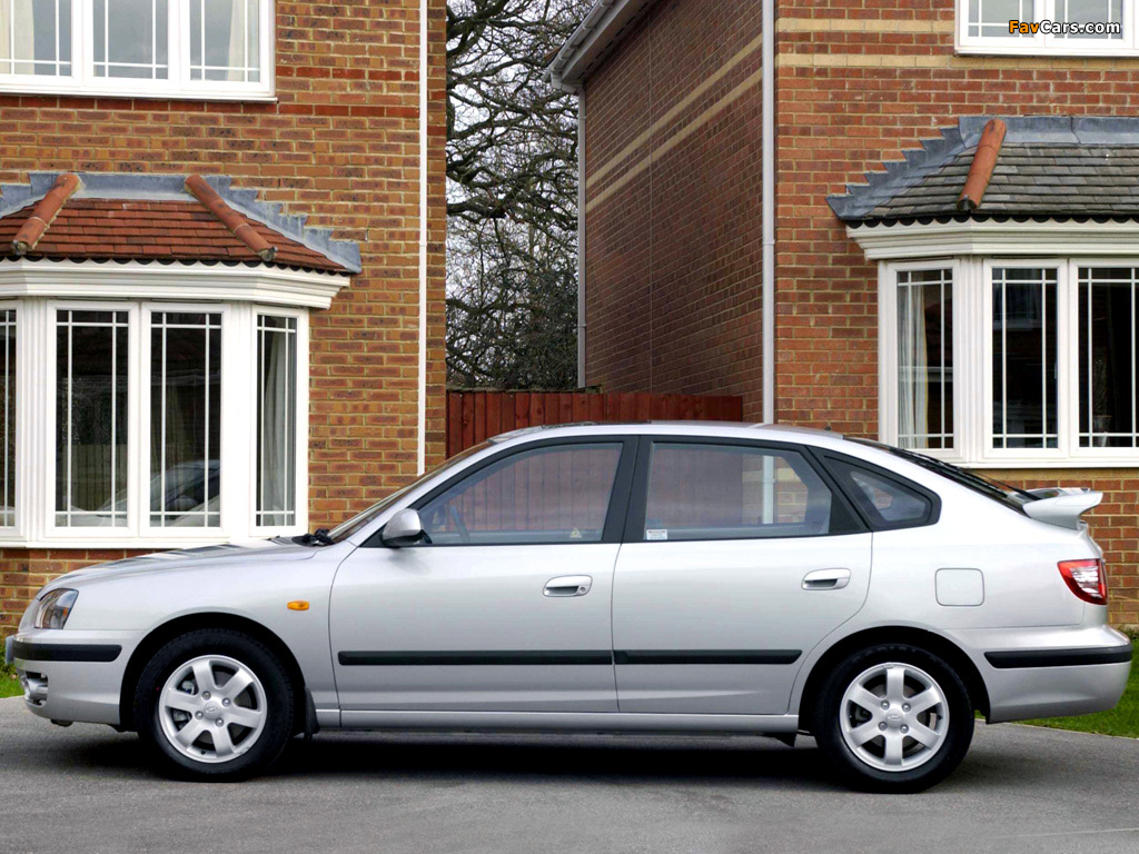 Hyundai Elantra Hatchback UK-spec (XD) 2003–06 wallpapers (1024 x 768)