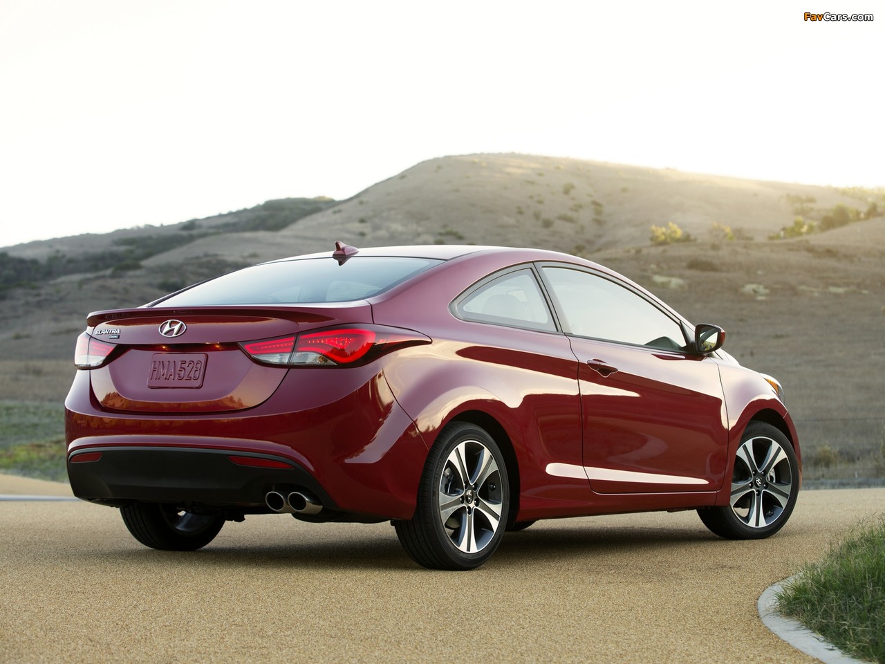 Hyundai Elantra Coupe 2012 wallpapers (1280 x 960)