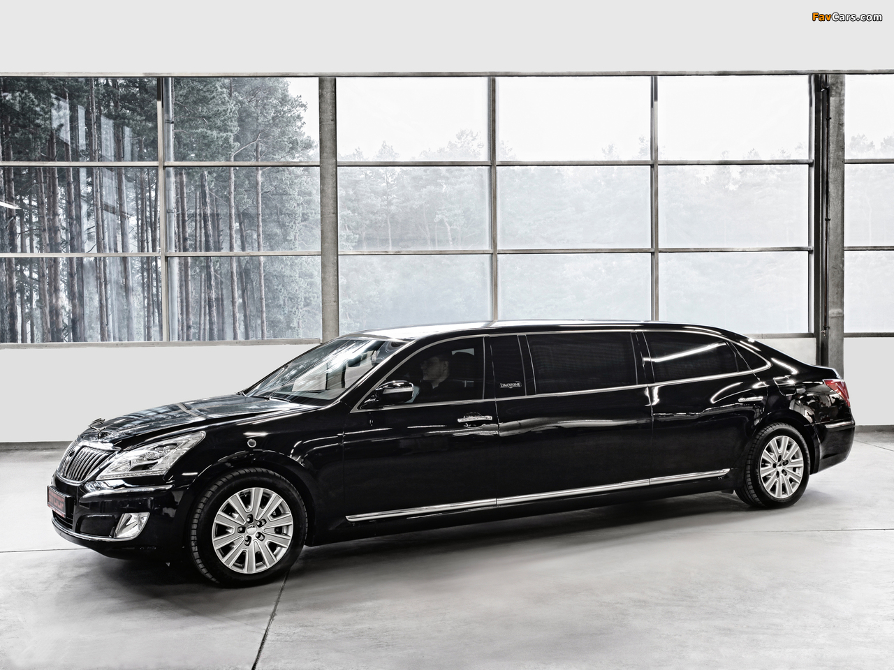 Hyundai Equus Armored Stretch Limousine by Stoof 2012 pictures (1280 x 960)