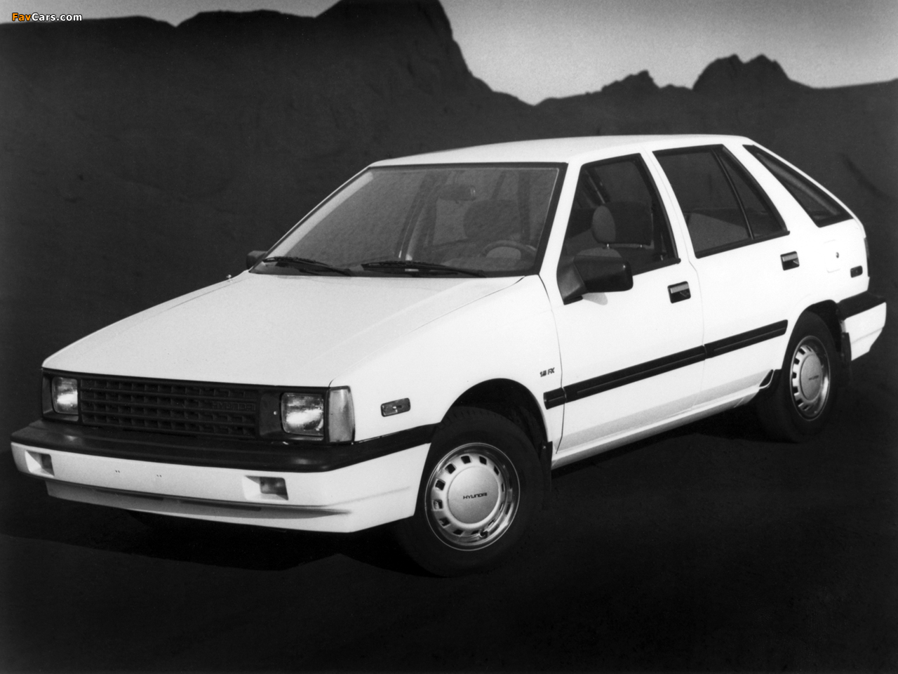 Hyundai Excel 5-door (X1) 1985–89 images (1280 x 960)