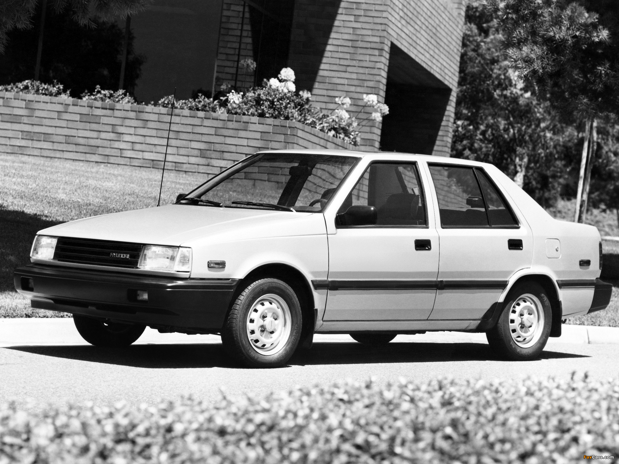 Hyundai Excel Sedan (X1) 1985–89 photos (2048 x 1536)