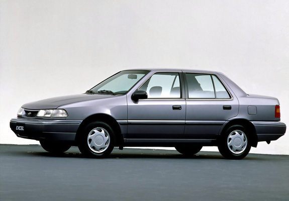 Hyundai Excel Sedan (X2) 1992–95 pictures