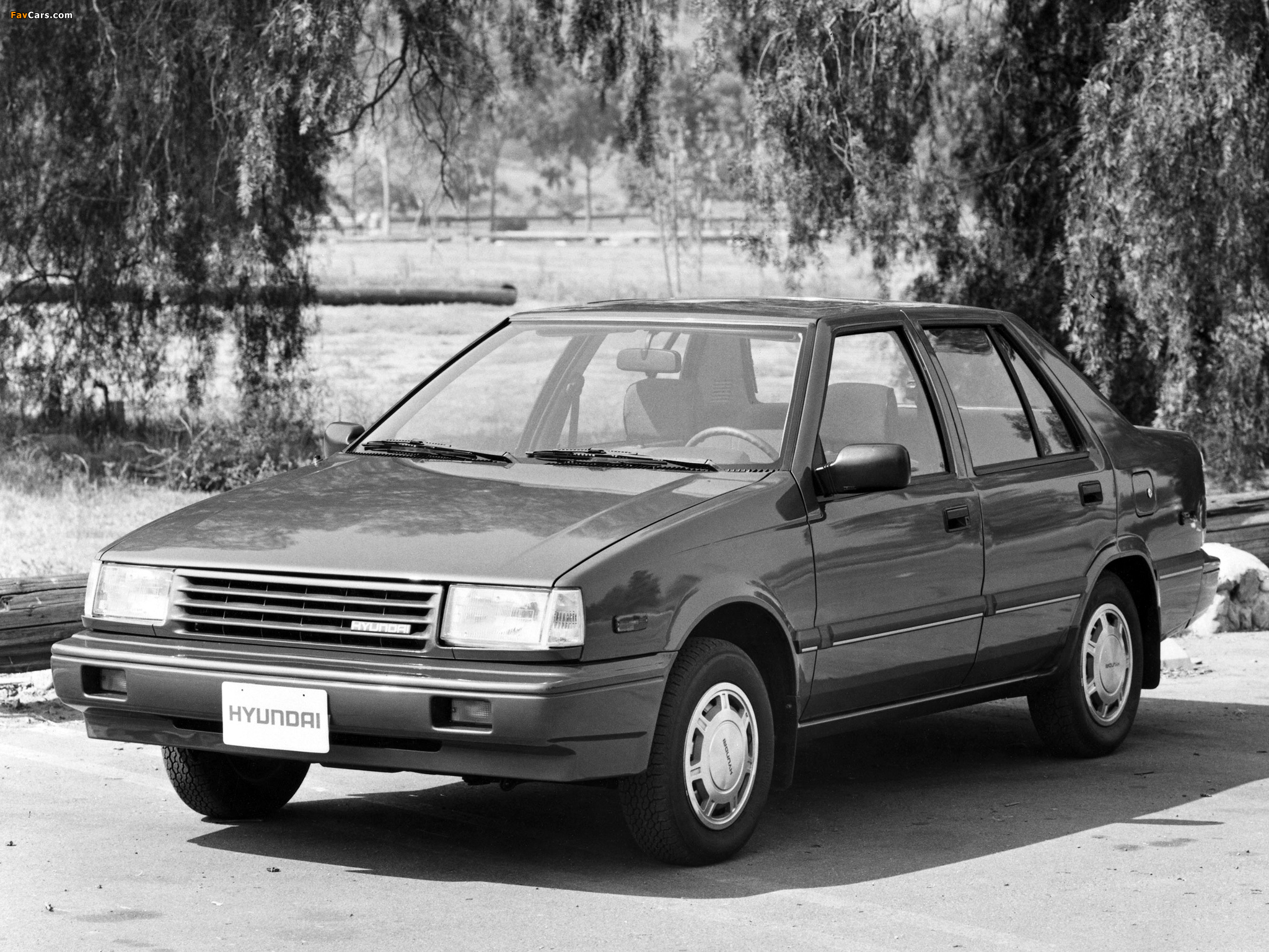 Images of Hyundai Excel Sedan (X1) 1985–89 (2048 x 1536)