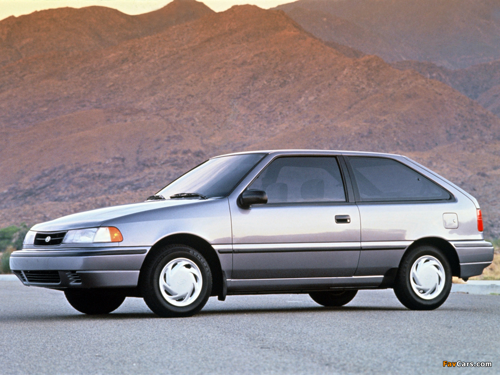Images of Hyundai Excel 3-door (X2) 1992–95 (1024 x 768)