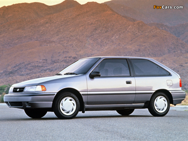 Images of Hyundai Excel 3-door (X2) 1992–95 (640 x 480)