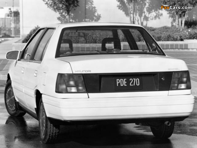 Photos of Hyundai Excel Sedan (X2) 1989–92 (640 x 480)