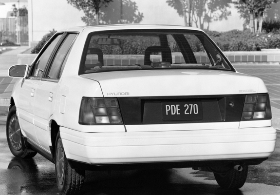 Photos of Hyundai Excel Sedan (X2) 1989–92