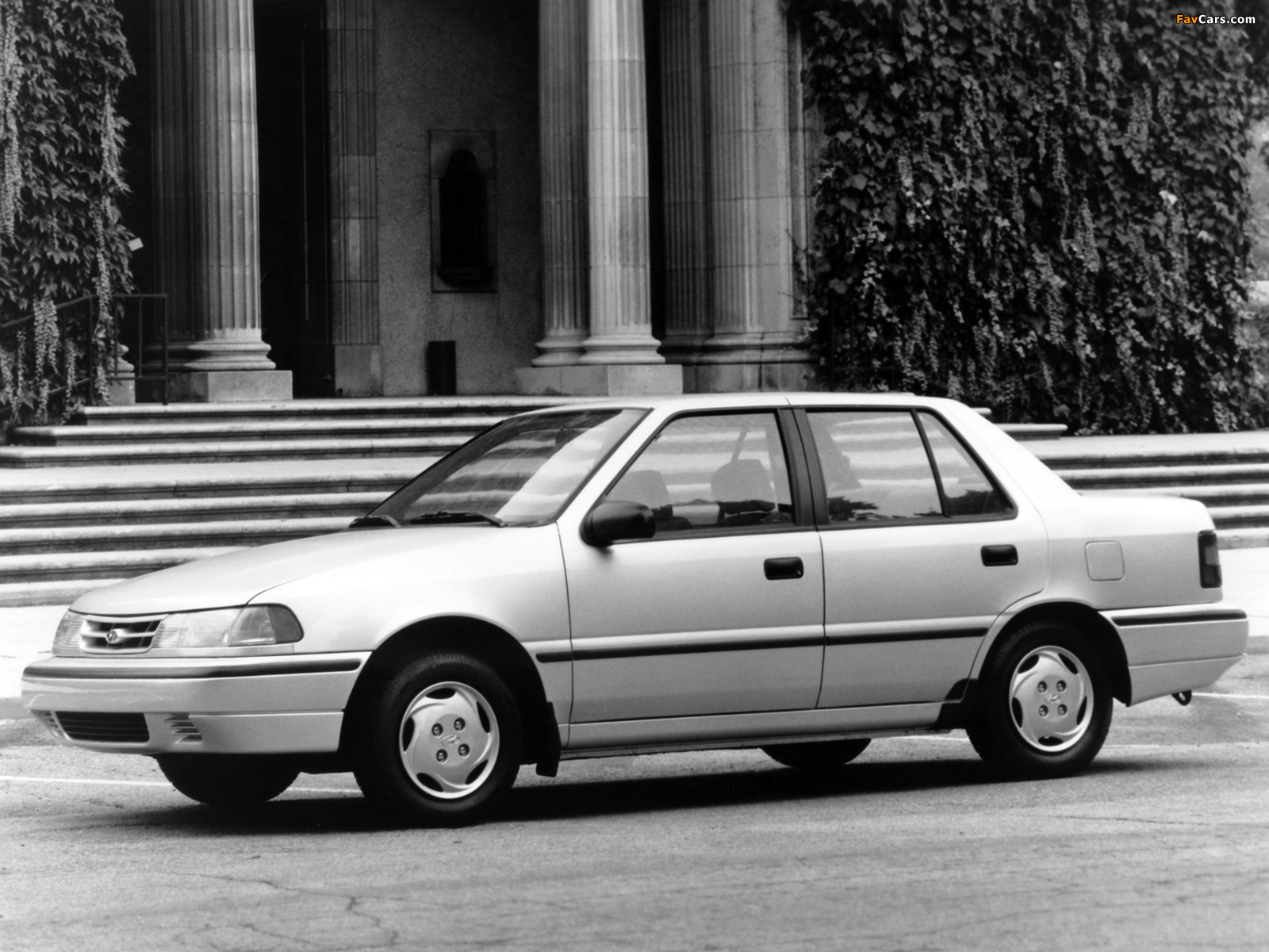 Photos of Hyundai Excel Sedan (X2) 1992–95 (1600 x 1200)