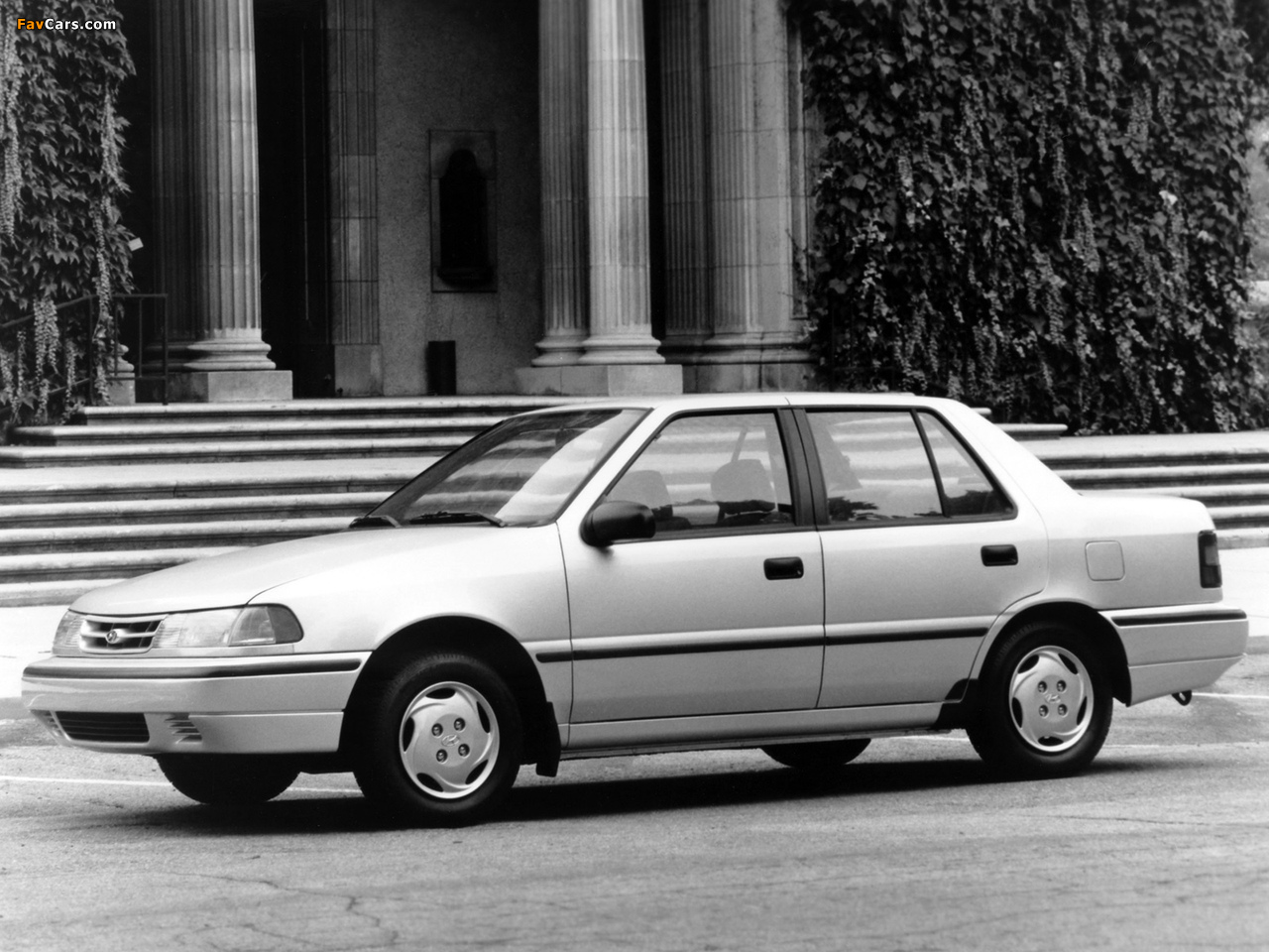 Photos of Hyundai Excel Sedan (X2) 1992–95 (1280 x 960)