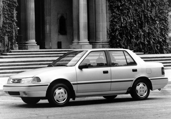 Photos of Hyundai Excel Sedan (X2) 1992–95