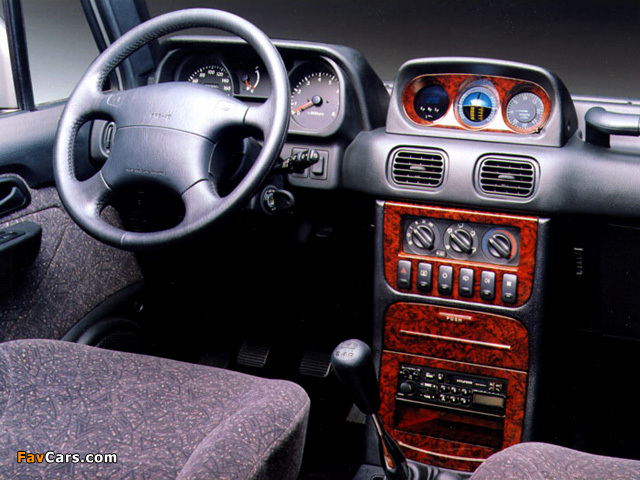 Hyundai Galloper 5-door (II) 1998–2003 images (640 x 480)