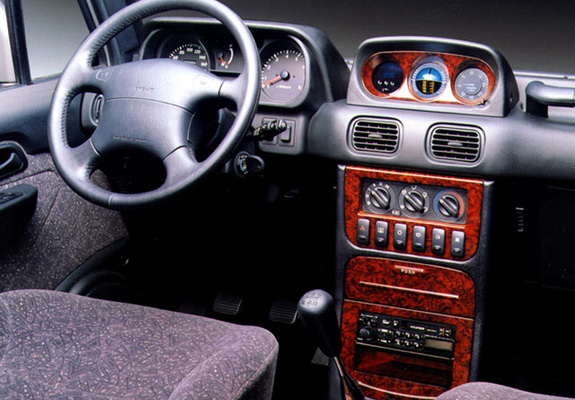 Hyundai Galloper 5-door (II) 1998–2003 images