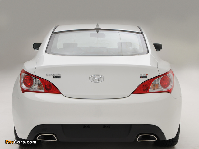 Photos of Hyundai Genesis Coupe R-Spec 2009–12 (640 x 480)
