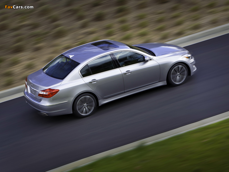 Hyundai Genesis R-Spec 2011 wallpapers (800 x 600)