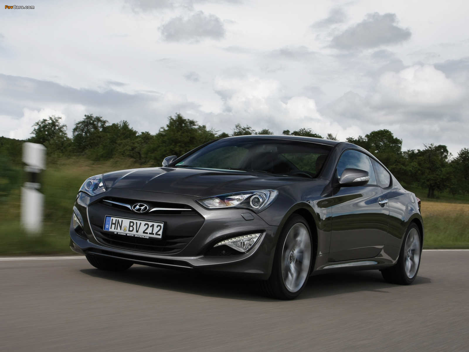 Hyundai Genesis Coupe 2012 wallpapers (1600 x 1200)