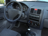 Hyundai Getz 3-door 2002–05 images