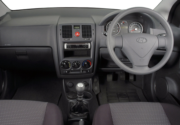Images of Hyundai Getz 5-door ZA-spec 2006–10