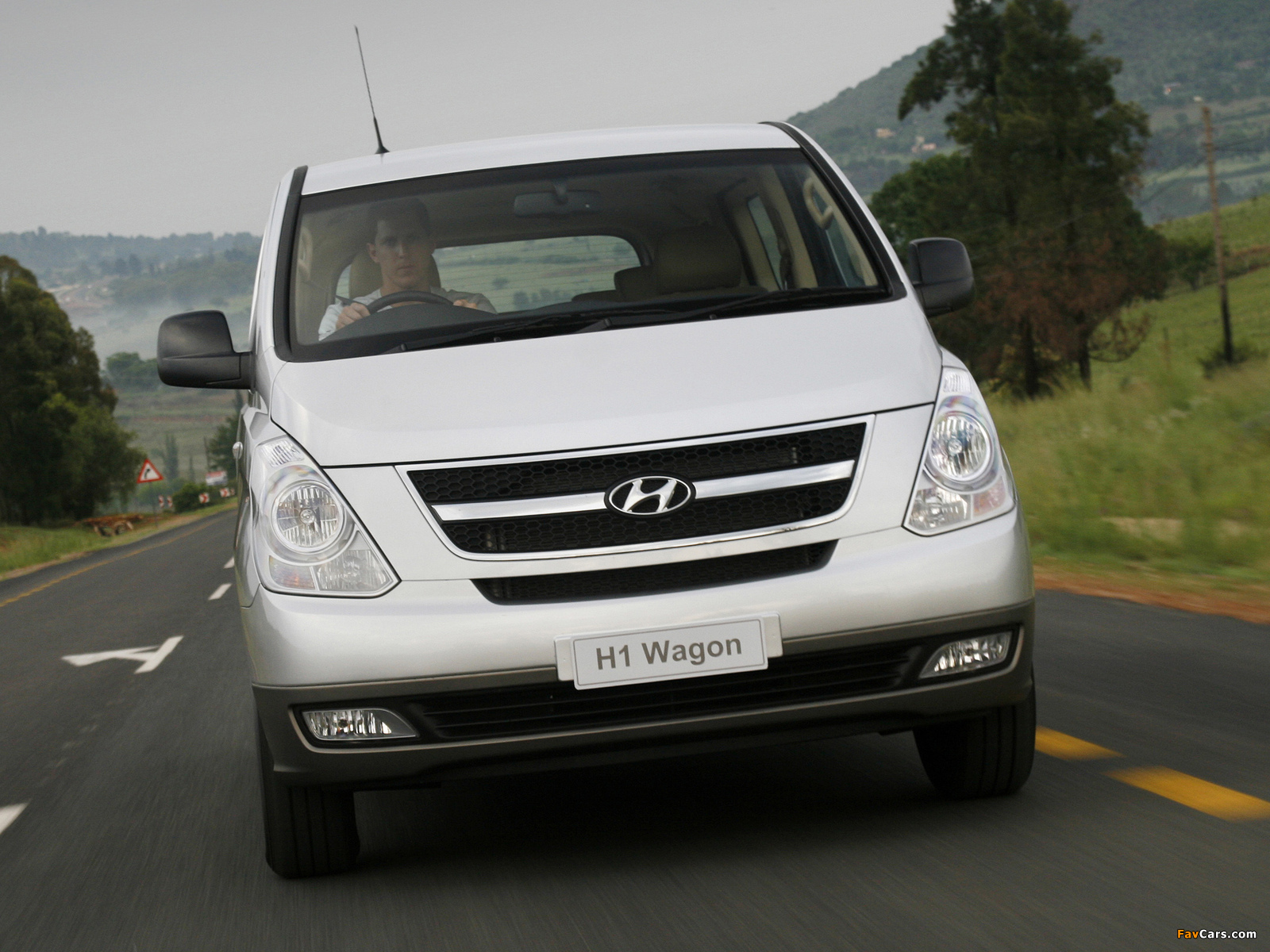Hyundai H-1 Wagon ZA-spec 2009–12 images (1600 x 1200)