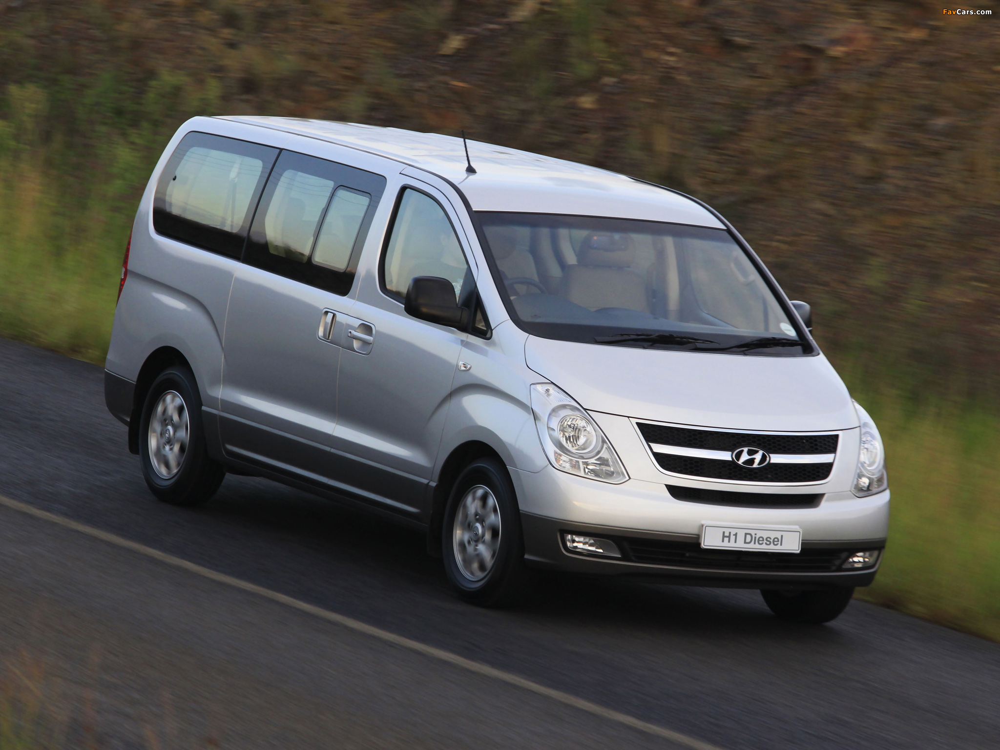 Hyundai H-1 Wagon ZA-spec 2009–12 wallpapers (2048 x 1536)