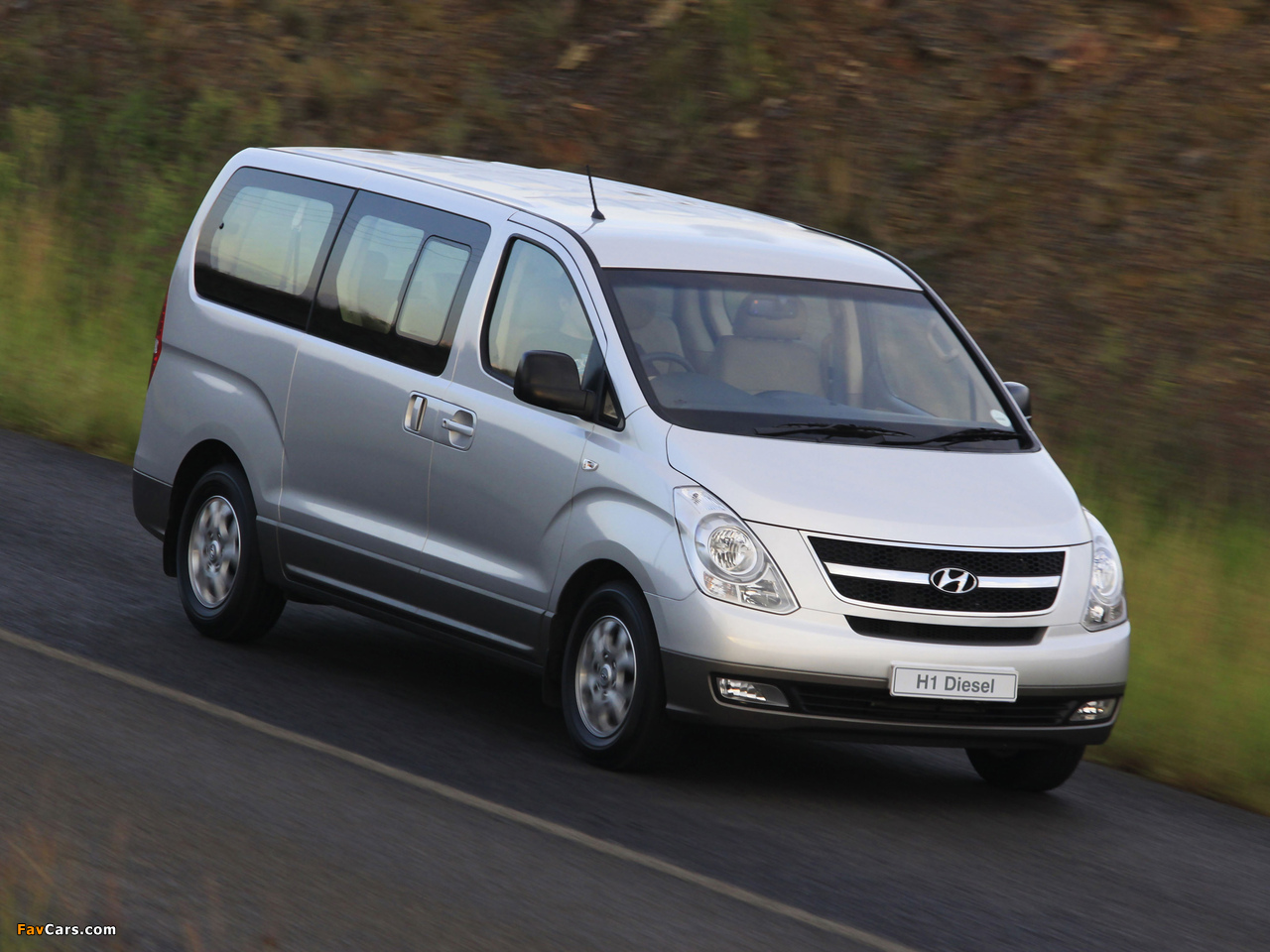 Hyundai H-1 Wagon ZA-spec 2009–12 wallpapers (1280 x 960)