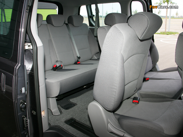 Images of Hyundai H-1 Wagon 2007 (640 x 480)