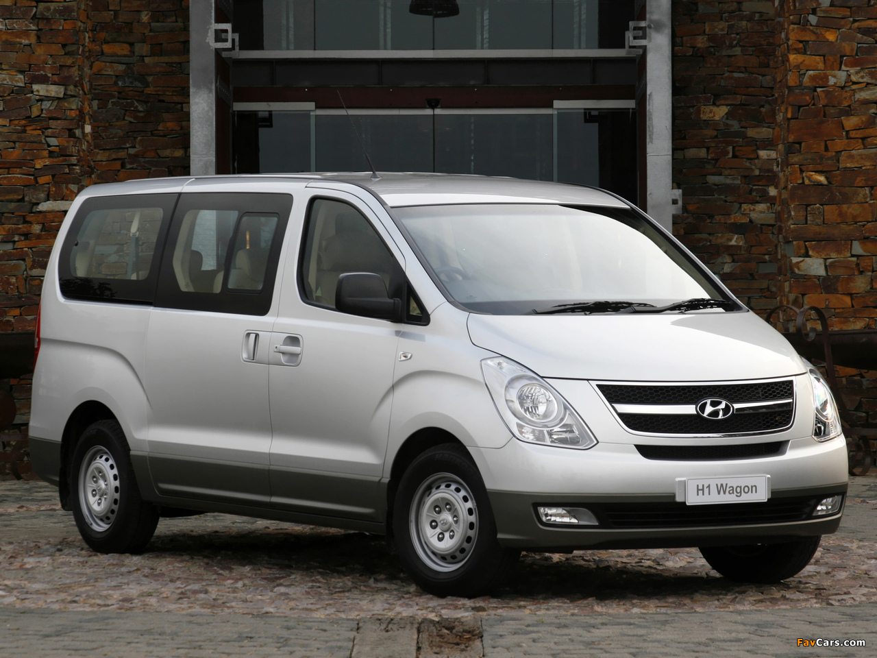 Images of Hyundai H-1 Wagon ZA-spec 2009–12 (1280 x 960)