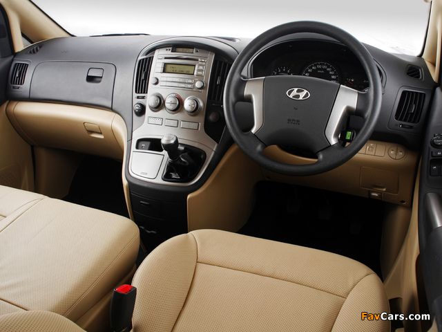 Images of Hyundai H-1 Wagon ZA-spec 2009–12 (640 x 480)