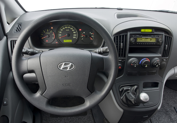 Photos of Hyundai H-1 Van 2008