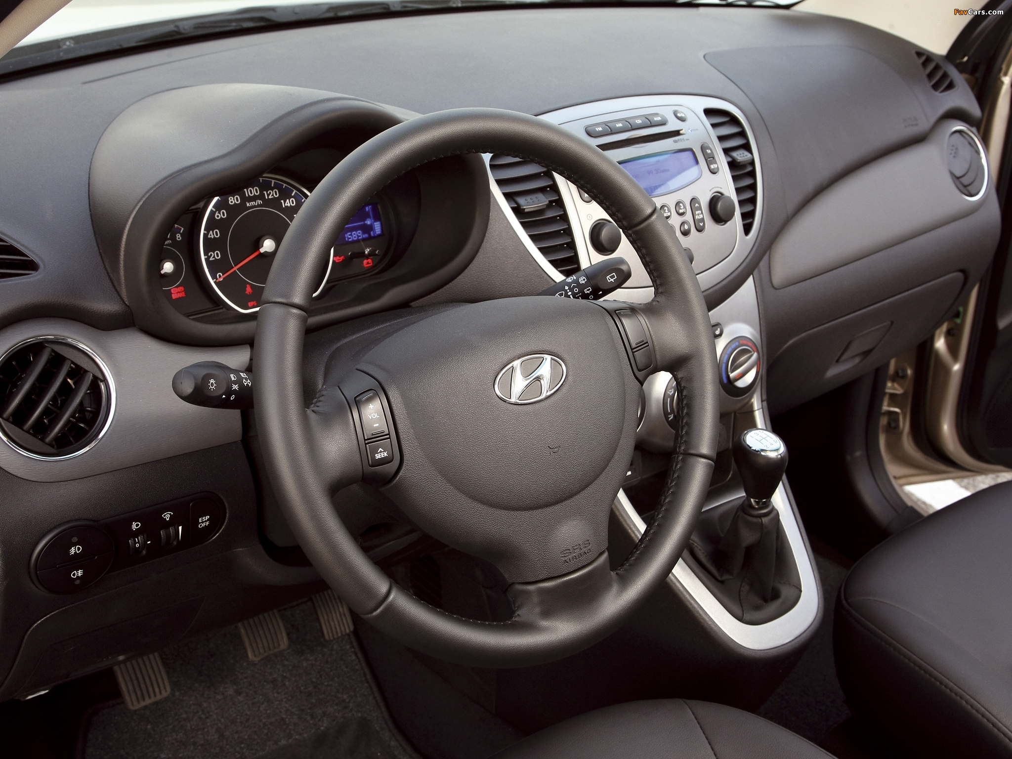 Hyundai i10 2010 photos (2048 x 1536)