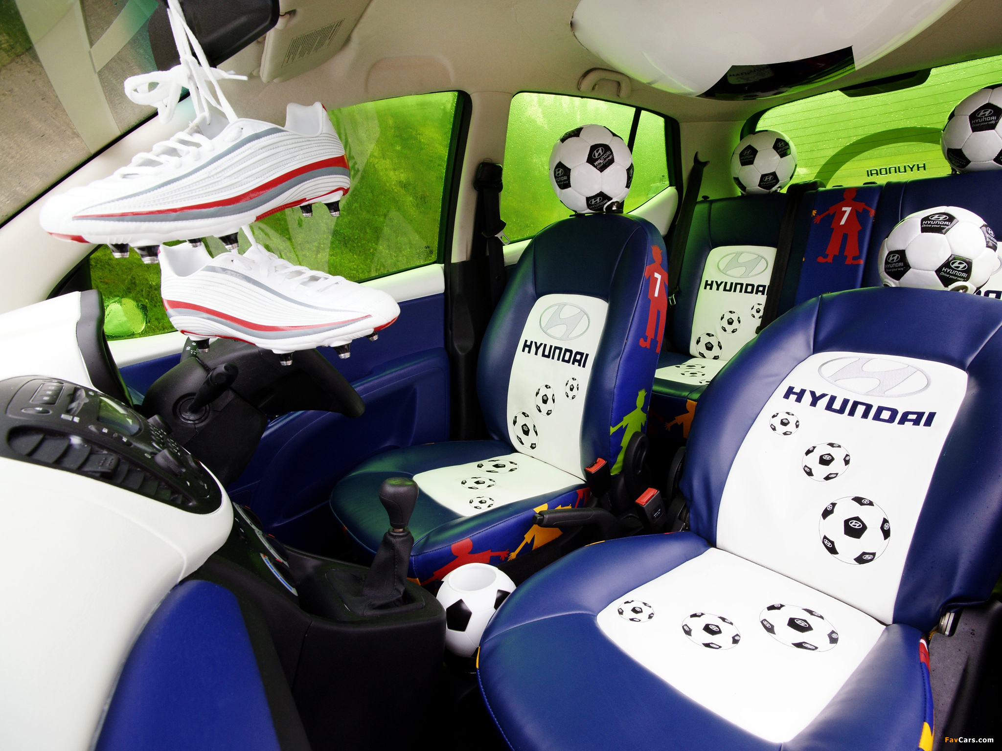 Hyundai i10 FIFA World Cup Promo Car by Andy Saunders 2010 photos (2048 x 1536)