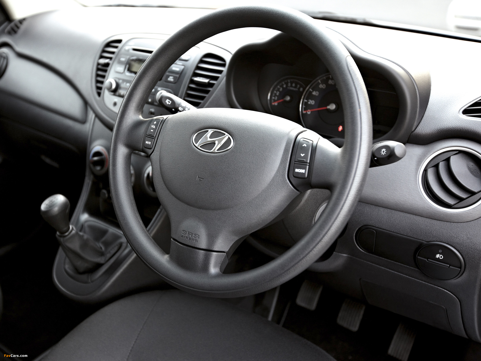 Hyundai i10 ZA-spec 2011–13 images (2048 x 1536)