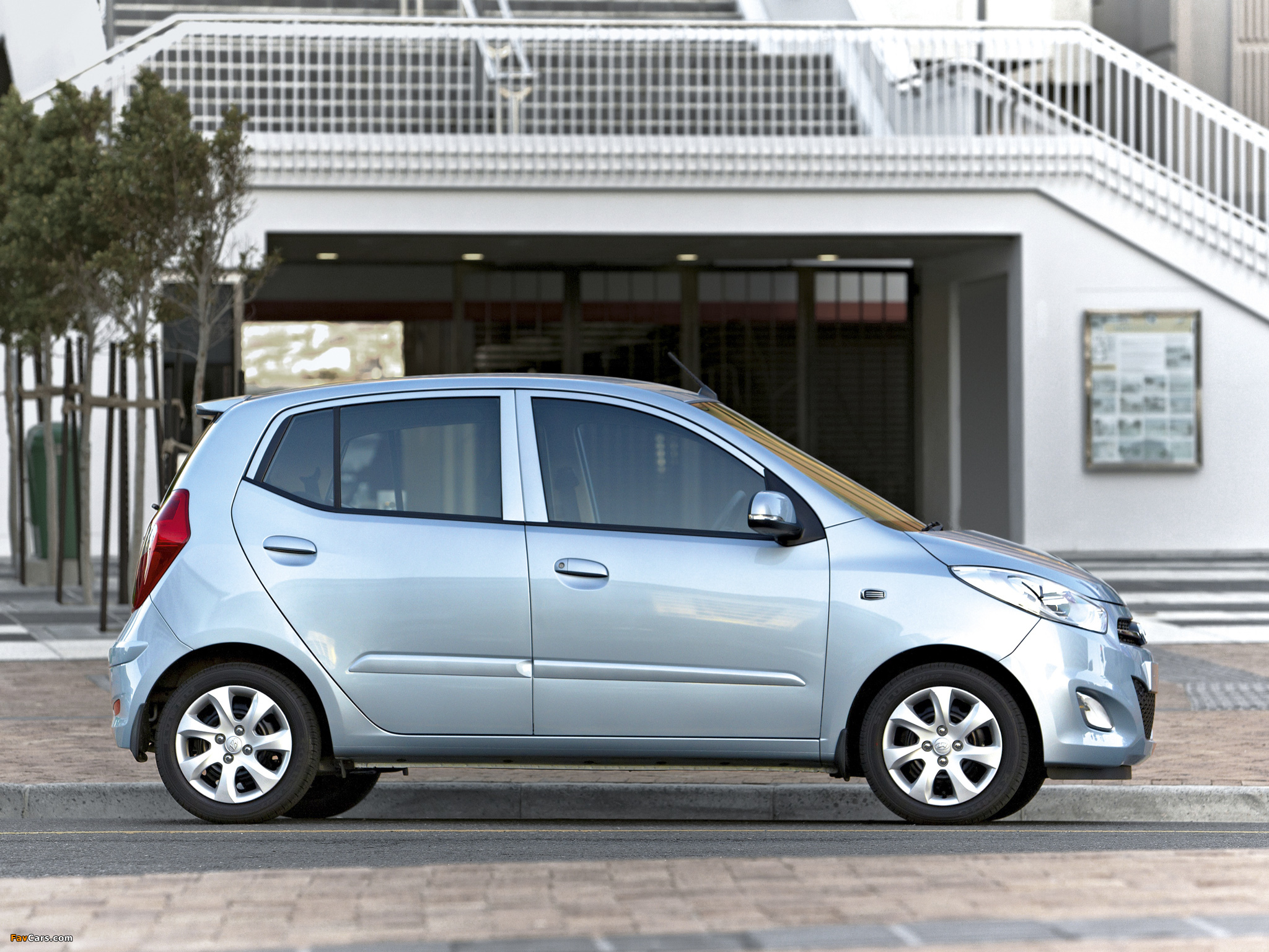 Hyundai i10 ZA-spec 2011–13 images (2048 x 1536)