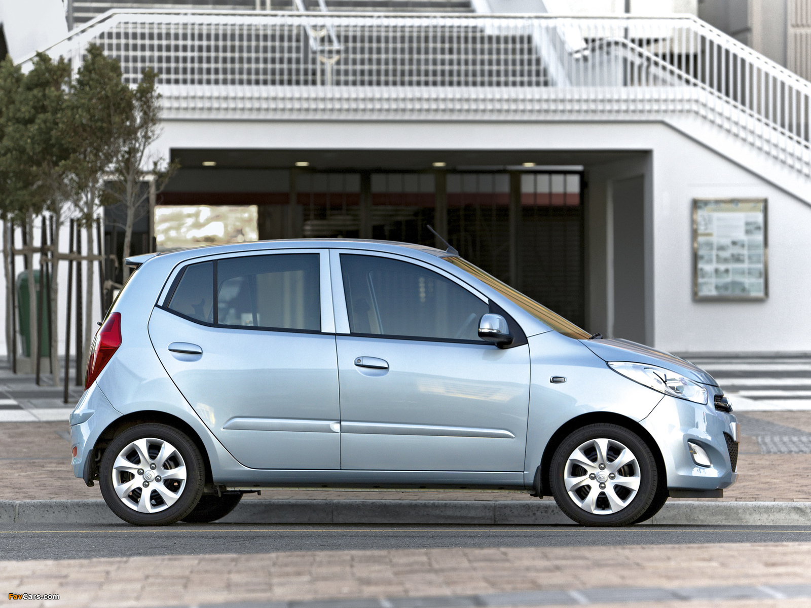 Hyundai i10 ZA-spec 2011–13 images (1600 x 1200)