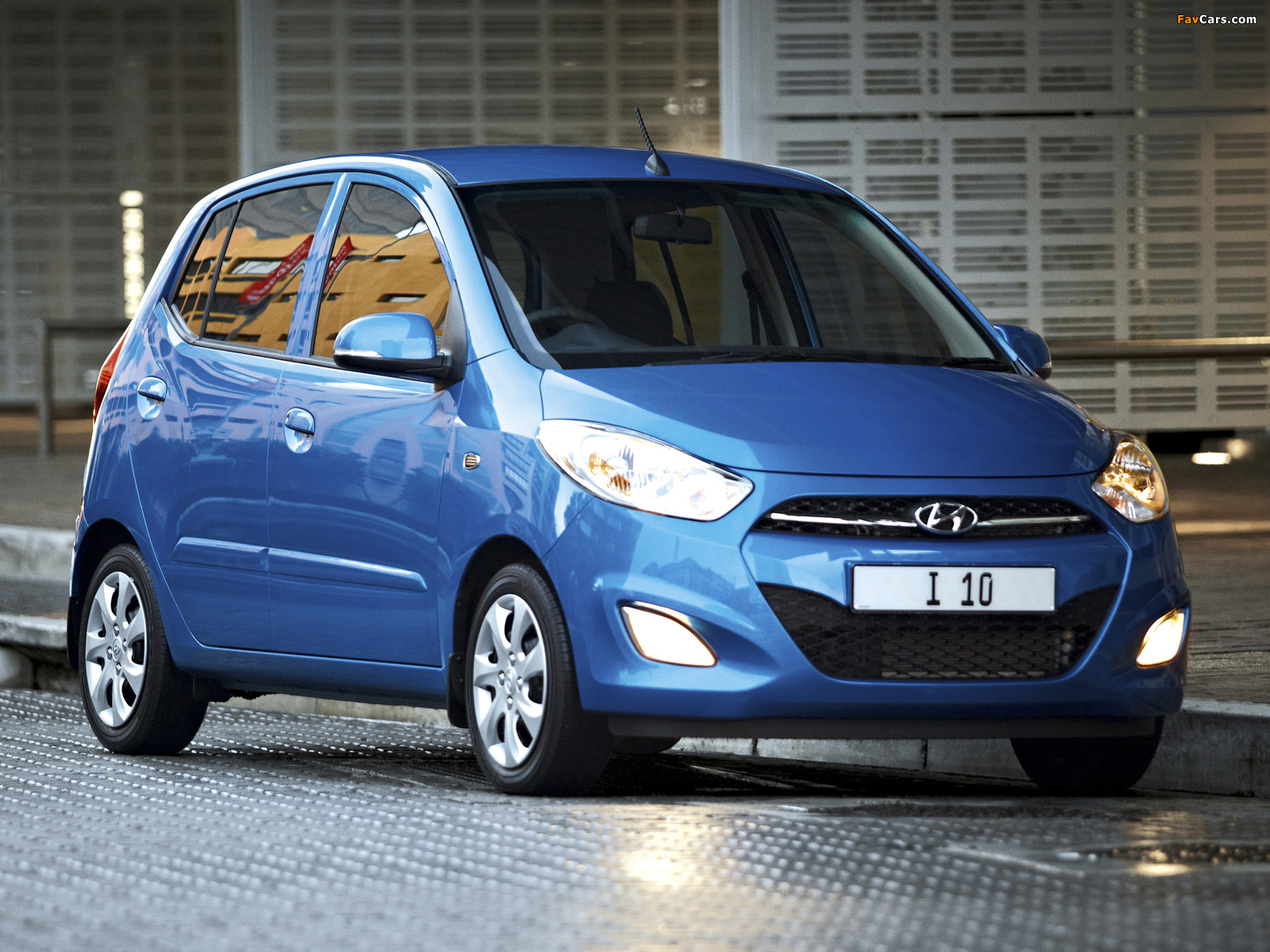 Photos of Hyundai i10 ZA-spec 2011–13 (1600 x 1200)