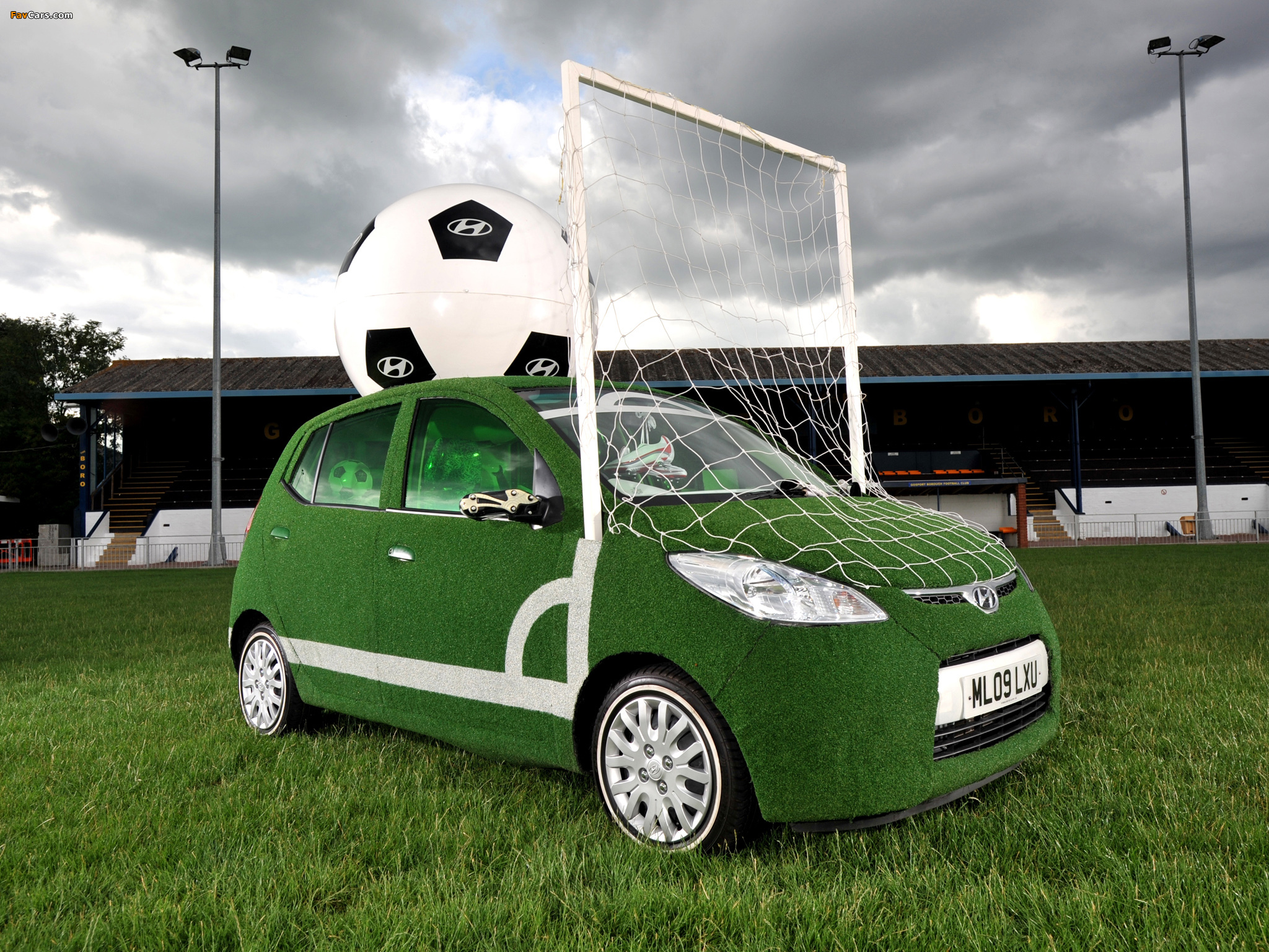 Hyundai i10 FIFA World Cup Promo Car by Andy Saunders 2010 wallpapers (2048 x 1536)