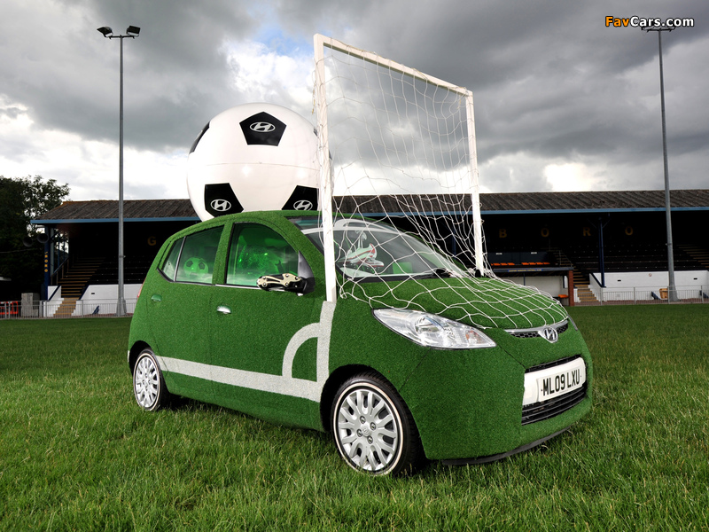 Hyundai i10 FIFA World Cup Promo Car by Andy Saunders 2010 wallpapers (800 x 600)